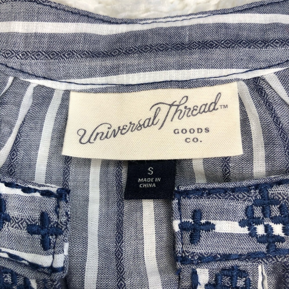 Universal Thread Embroidered Split Neck Tank - Picture 6 of 10